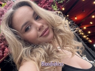 Blondiekiss