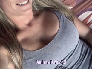 Danielle_Davis_XO