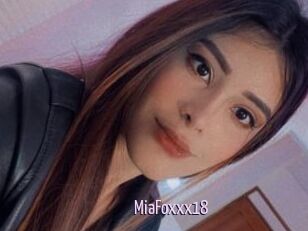 MiaFoxxx18