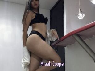 Miaah_Cooper