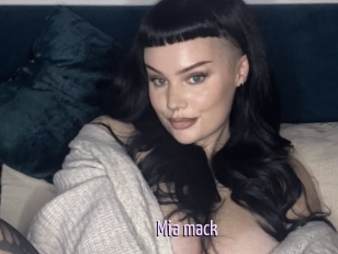 Mia_mack