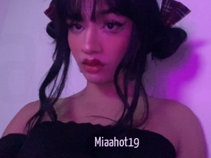 Miaahot19