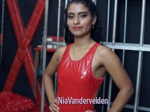 NiaVandervelden