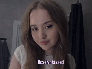 Roselynkissed