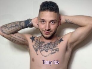 Tomy_Fox