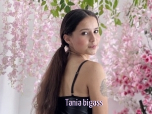 Tania_bigass